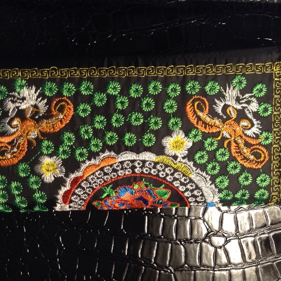 New Black Multicolor Embroidered Wallet Four Pockets And Flowers - Picture 4 of 5